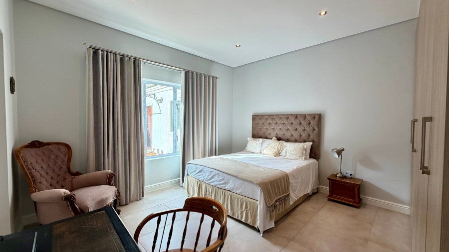 5 Bedroom Property for Sale in Dennegeur Western Cape